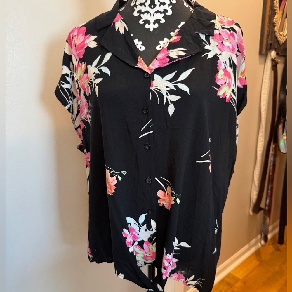 Torrid Floral Tie-Front Blouse, 100% Rayon, Size 2